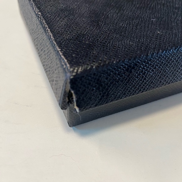 PRADA Wallet On Chain Calves Leather Crossbody with Authenticity Cards - Picture 4 of 10